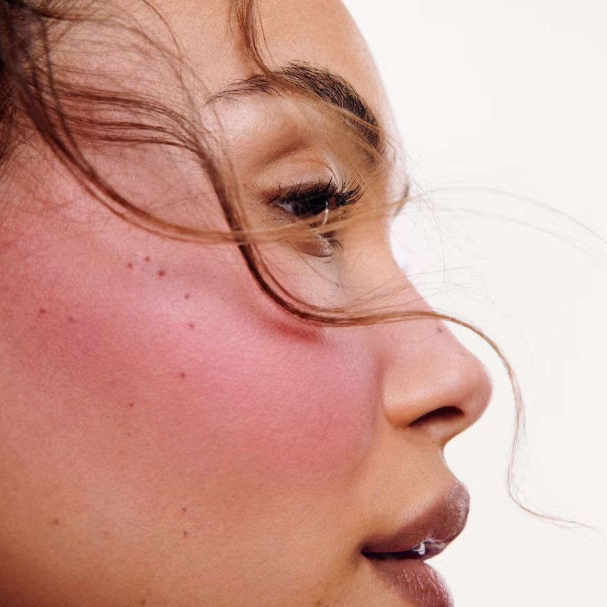 GLOSSIER PLUSH BLUSH BLOOM-50058219.jpg